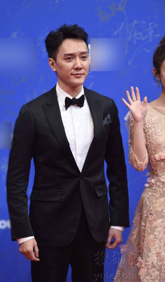 Luu Diec Phi lo beo tren tham do anh 16