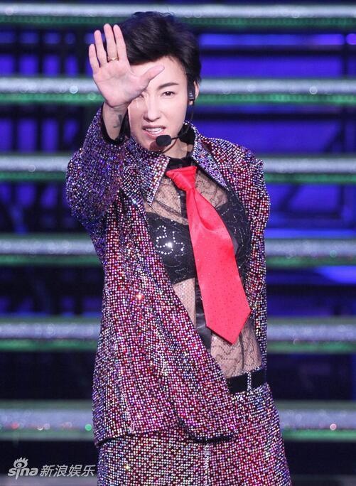 Truong Ba Chi hoa than Truong Quoc Vinh hinh anh