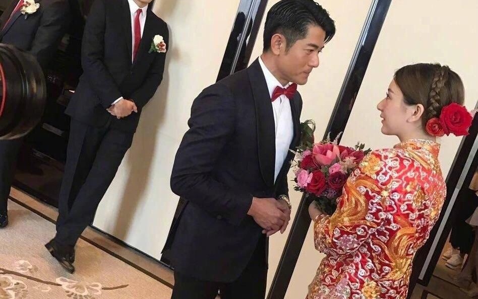 Vo Quach Phu Thanh lo bung bau trong ngay cuoi hinh anh