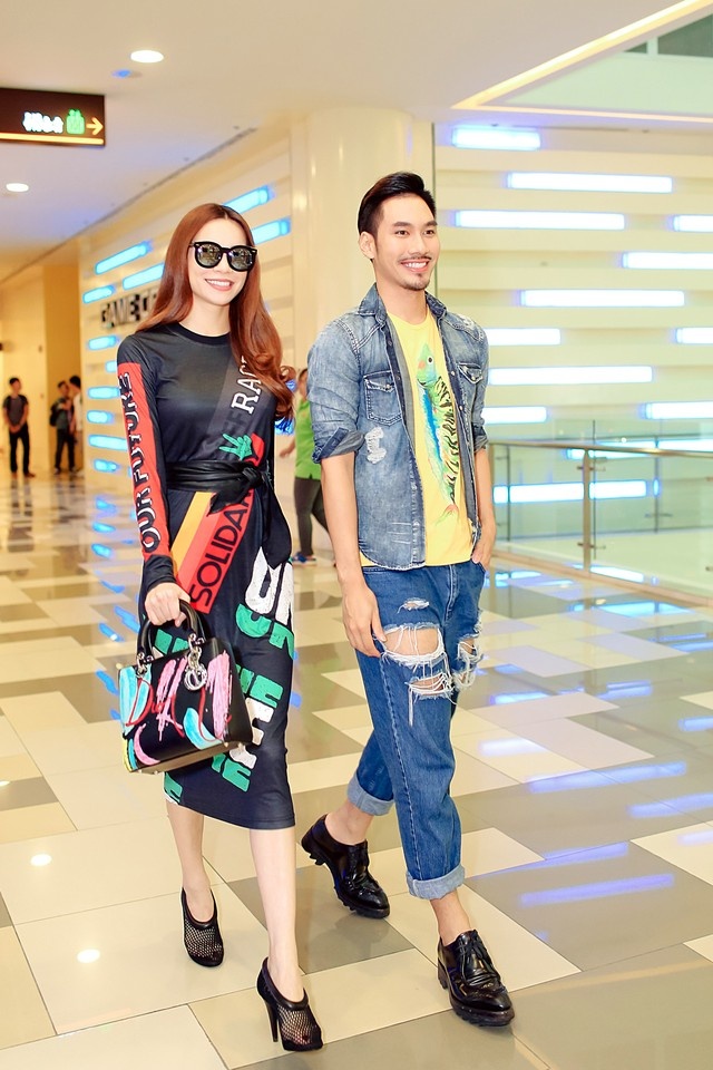 Minh Hang to Ho Ngoc Ha chen ep o The Face anh 2