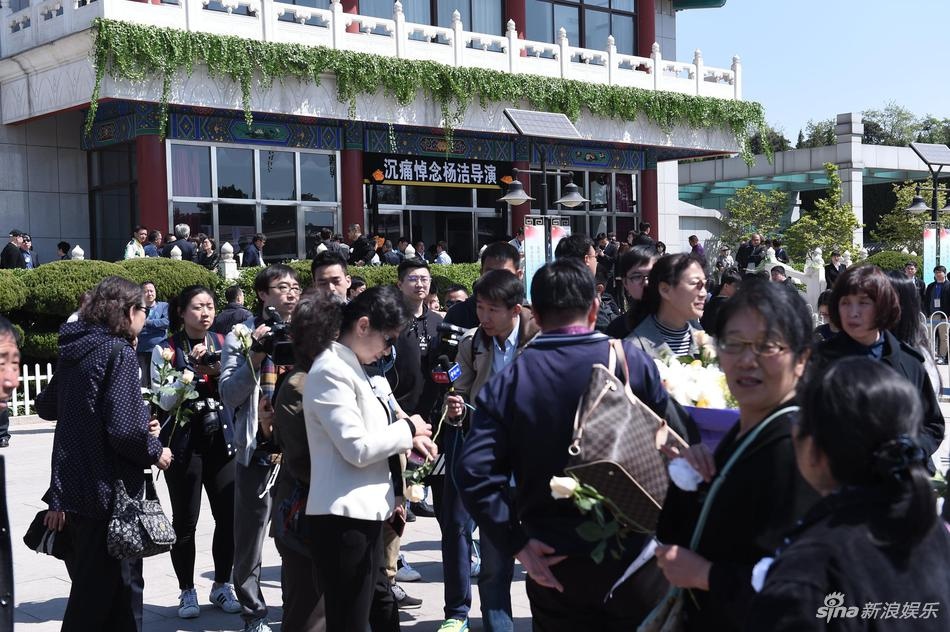 Dam tang dao dien Tay du ky Duong Khiet anh 14