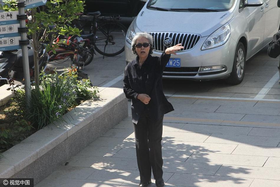 Dam tang dao dien Tay du ky Duong Khiet anh 12