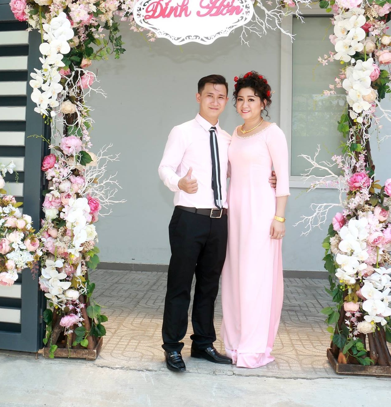 con gai nghe si Kim Tu Long ket hon anh 2