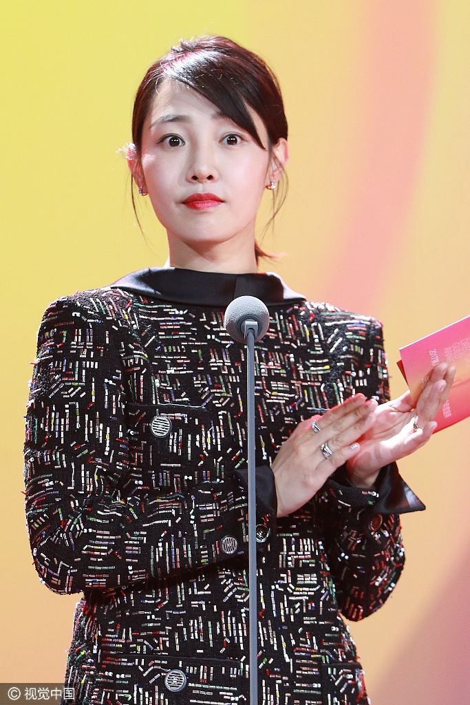 Pham Bang Bang Trieu Vy hoi ngo tren tren tham do anh 9