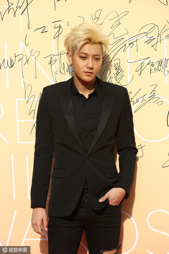 Pham Bang Bang Trieu Vy hoi ngo tren tren tham do anh 10