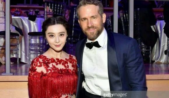 Pham Bang Bang noi bat tren tham do ton vinh 100 nguoi anh huong nhat hinh anh