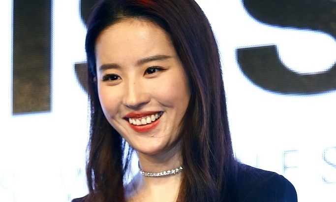 Luu Diec Phi kem sac trong su kien hoi ngo Huynh Hieu Minh hinh anh