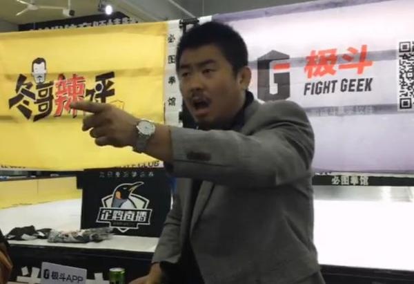 Vo su MMA khien vo lam chao dao khi lang ma Ly Tieu Long hinh anh