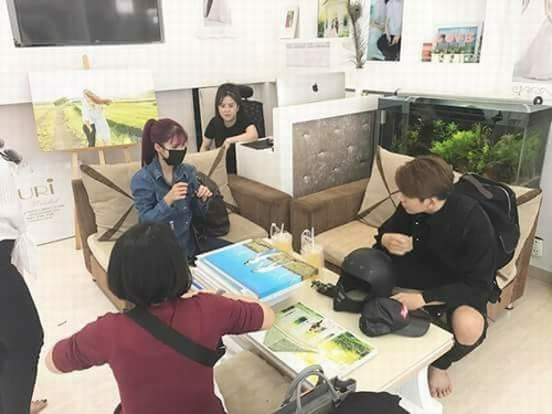 Váy cưới của Khởi My đính kết 8.000 viên pha lê ảnh 2 Vay cuoi cua Khoi My dinh ket 8.000 vien pha le anh 2