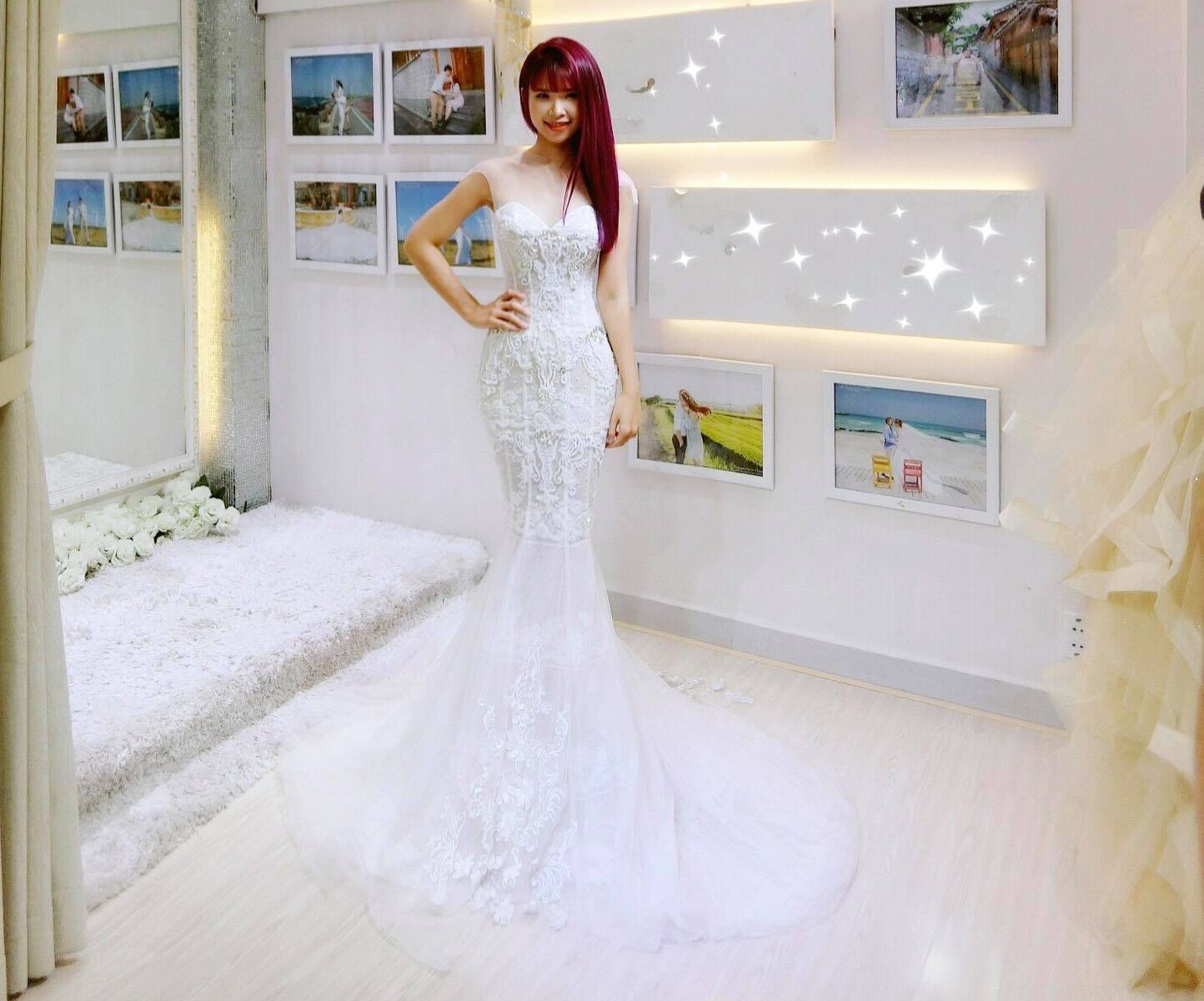 Váy cưới của Khởi My đính kết 8.000 viên pha lê ảnh 3 Vay cuoi cua Khoi My dinh ket 8.000 vien pha le anh 3