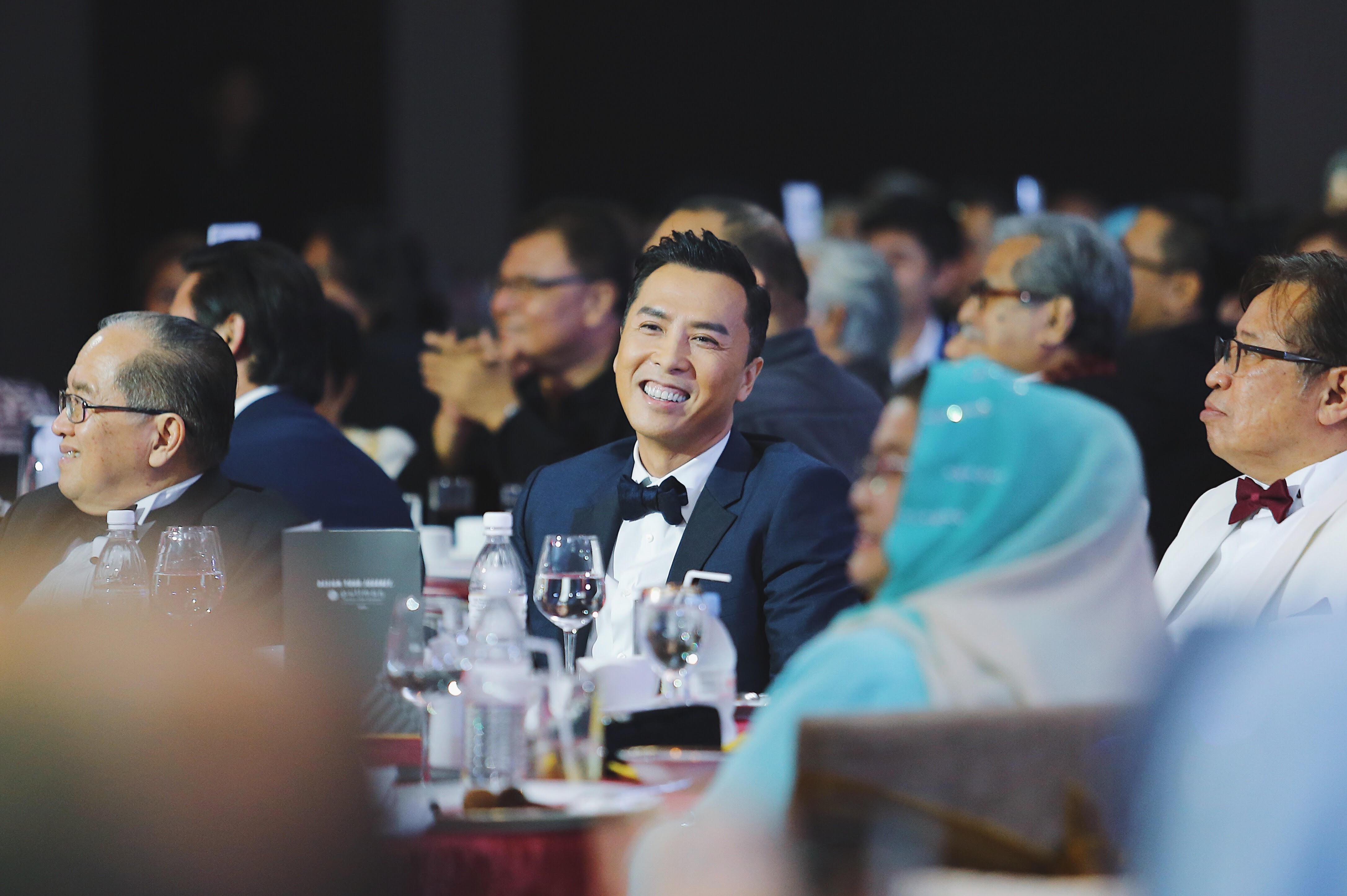 Chân Tử Đan dự thảm đỏ cùng Hồng Ánh ảnh 4 Chan Tu Dan du tham do cung Hong Anh anh 4