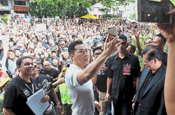Chân Tử Đan đến Malaysia ảnh 4 Chan Tu Dan den Malaysia anh 4