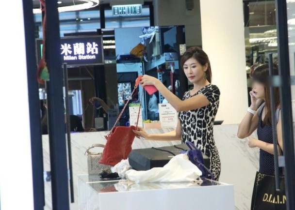 A hau Trung Quoc bi dai gia lua anh 3