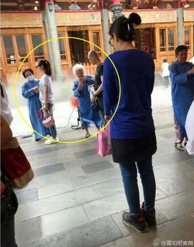 Lâm Tâm Như và Hoắc Kiến Hoa đi chùa cầu an ảnh 1 Lam Tam Nhu va Hoac Kien Hoa di chua cau an anh 1