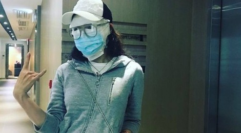 Thu Ky bang bo mat sau khi dieu tri da lieu keo dai khong khoi hinh anh