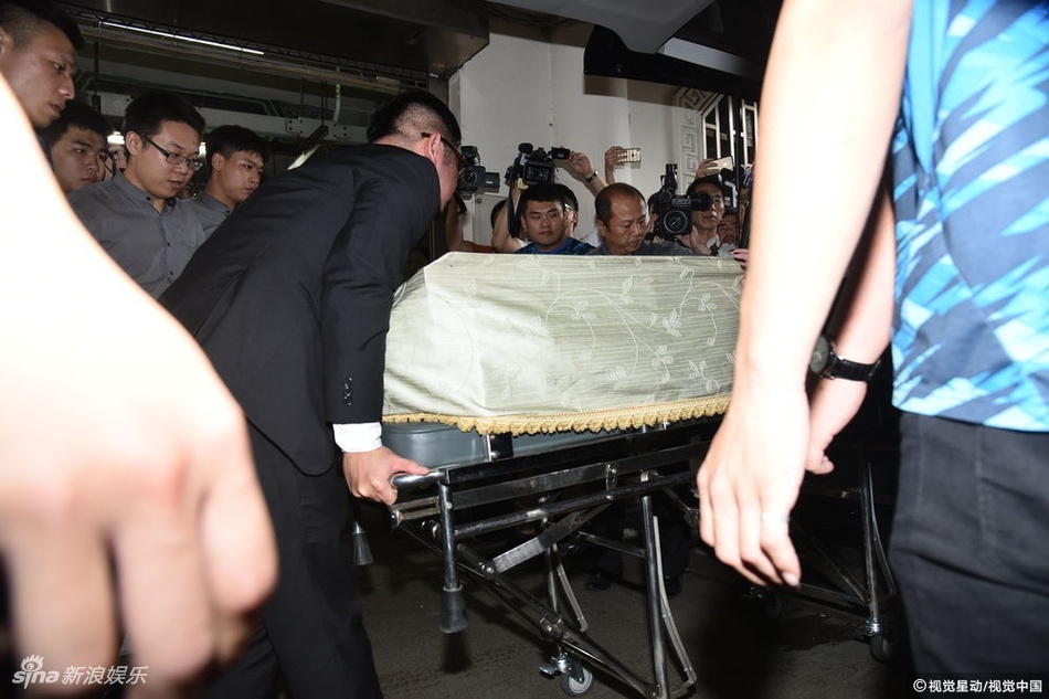 Canh hon loan trong le tang tai tu Thieu lam anh 2