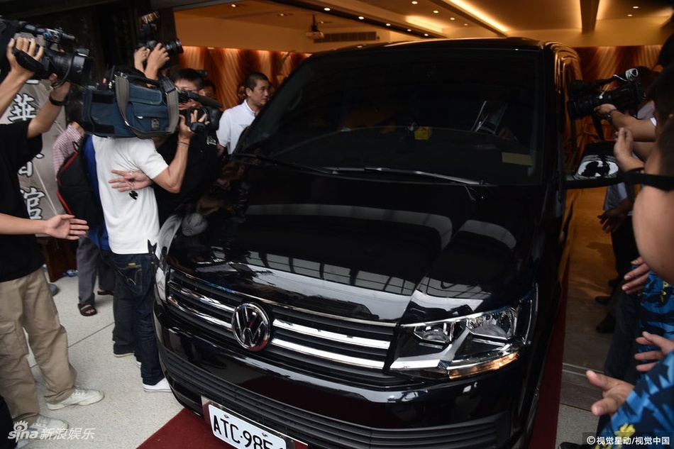 Canh hon loan trong le tang tai tu Thieu lam anh 1