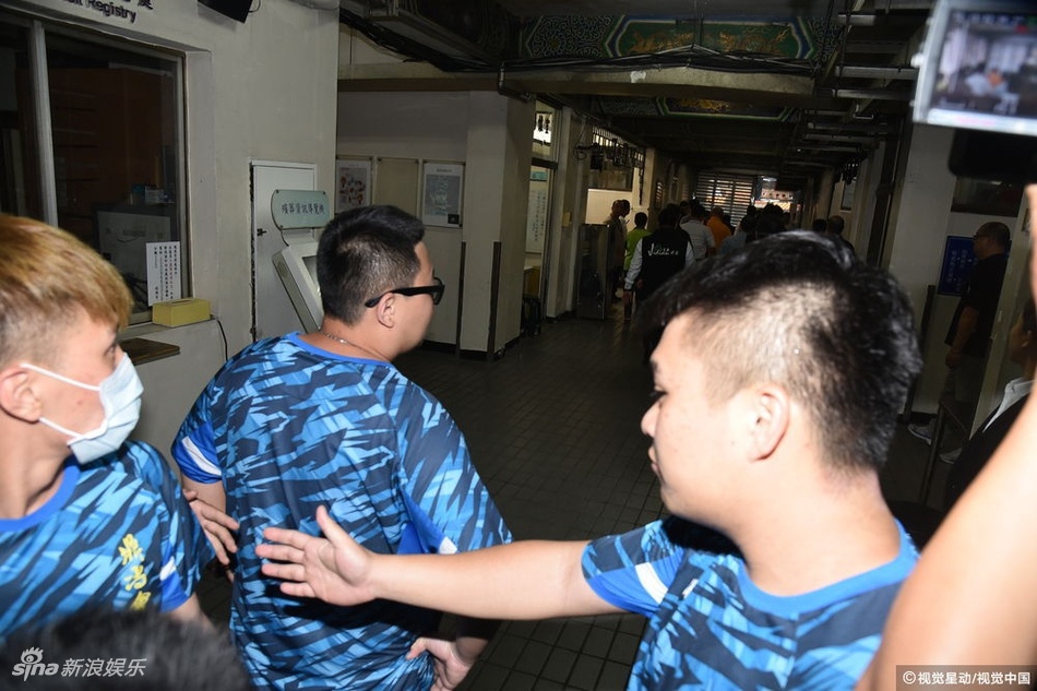 Canh hon loan trong le tang tai tu Thieu lam anh 6