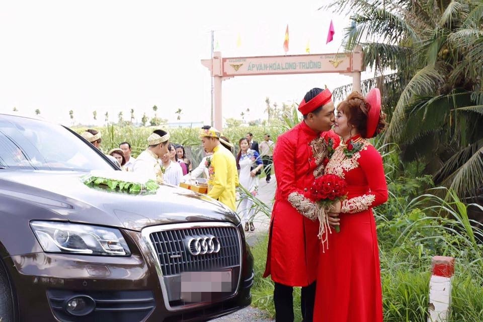 Hot boy trà sữa cưới ảnh 1 Hot boy tra sua cuoi anh 1