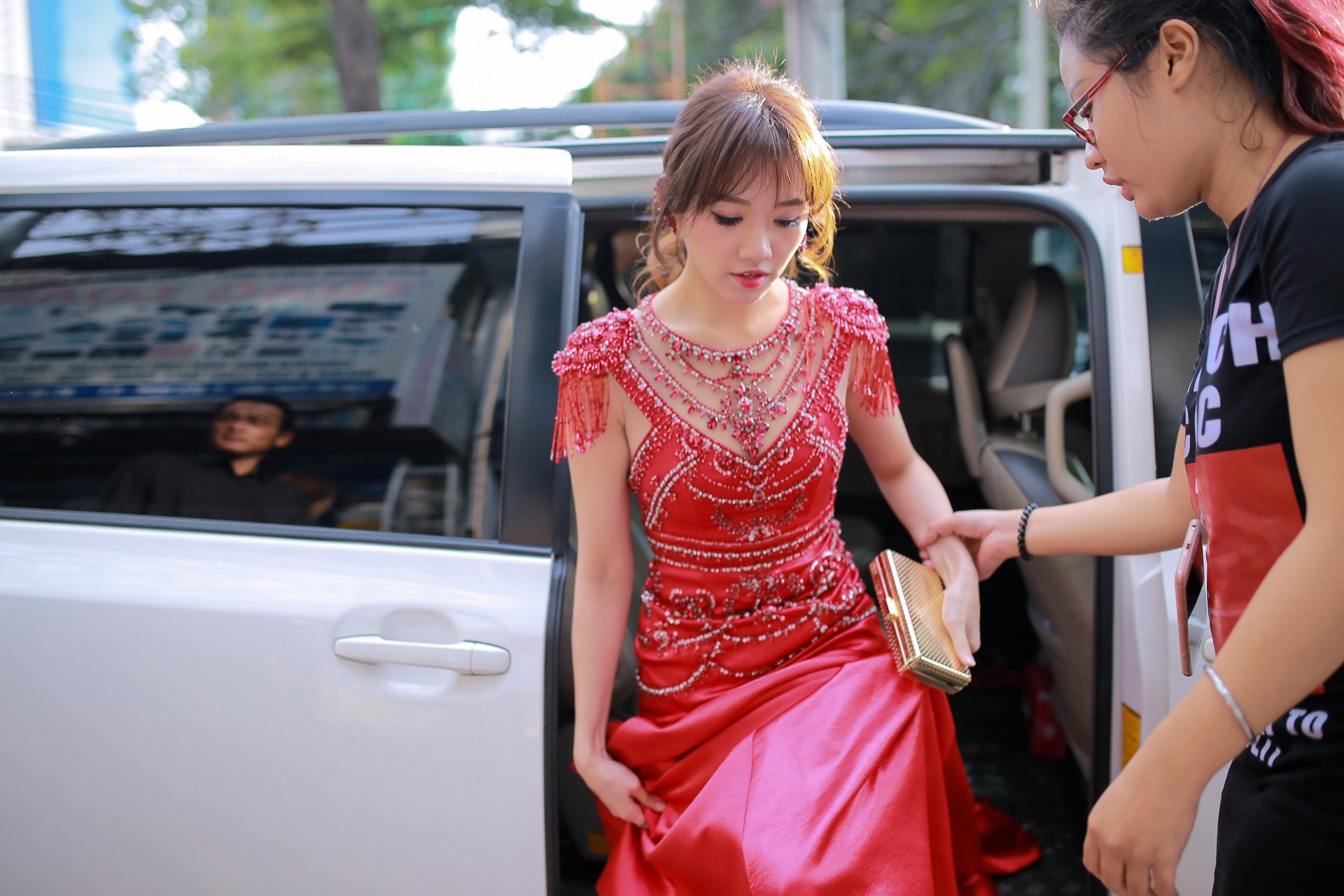 Dan sao 'Em chua 18' tay bat mat mung khi hoi ngo anh 6