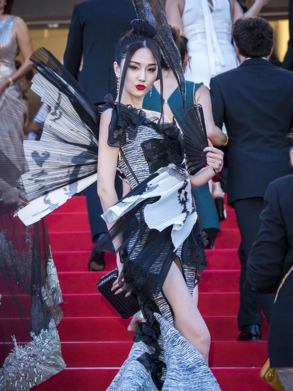 Trung Quoc mat mat vi dan sao tre anh 2