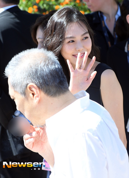 Kim min hee va hong sang soo o cannes 2017 anh 4