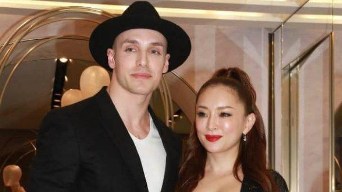 Hamasaki Ayumi bị điếc ảnh 3 Hamasaki Ayumi bi diec anh 3