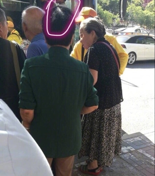 Dung ma ma Lý Minh Khải về già ảnh 1 Dung ma ma Ly Minh Khai ve gia anh 1