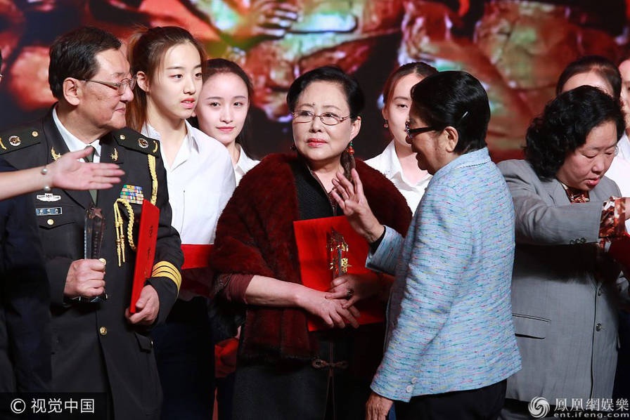 Bế mạc LHP Sinh viên ảnh 6 Be mac LHP Sinh vien anh 6