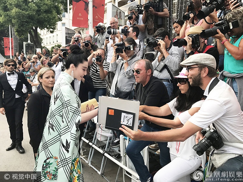 Phạm Băng Băng trên thảm đỏ Cannes ảnh 5 Pham Bang Bang tren tham do Cannes anh 5