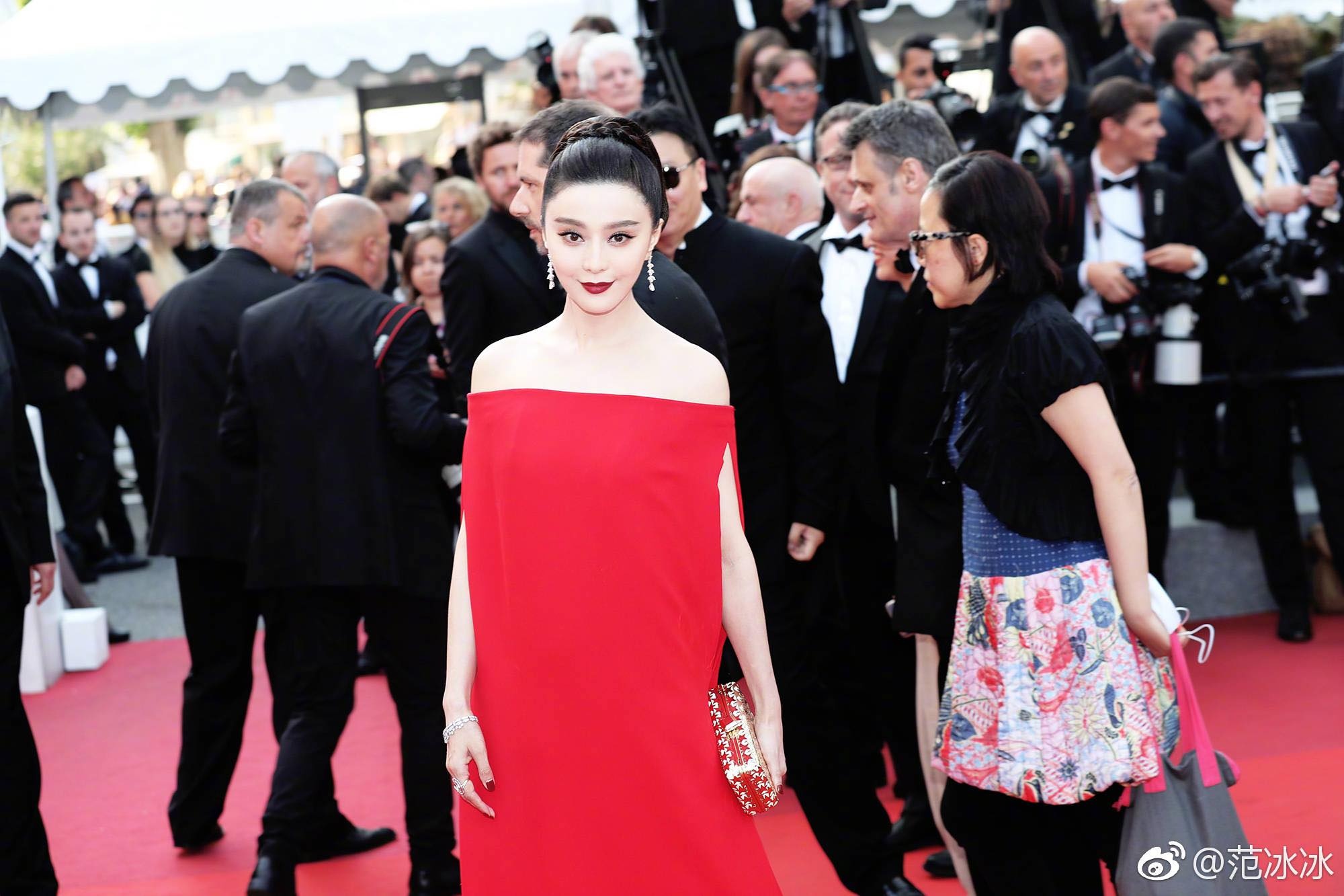 Phong cach sang trong, dai cac cua Pham Bang Bang tai Cannes hinh anh