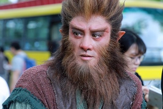 Hinh anh 'Ton Ngo Khong' Lam Phong dien dai gay tranh cai hinh anh