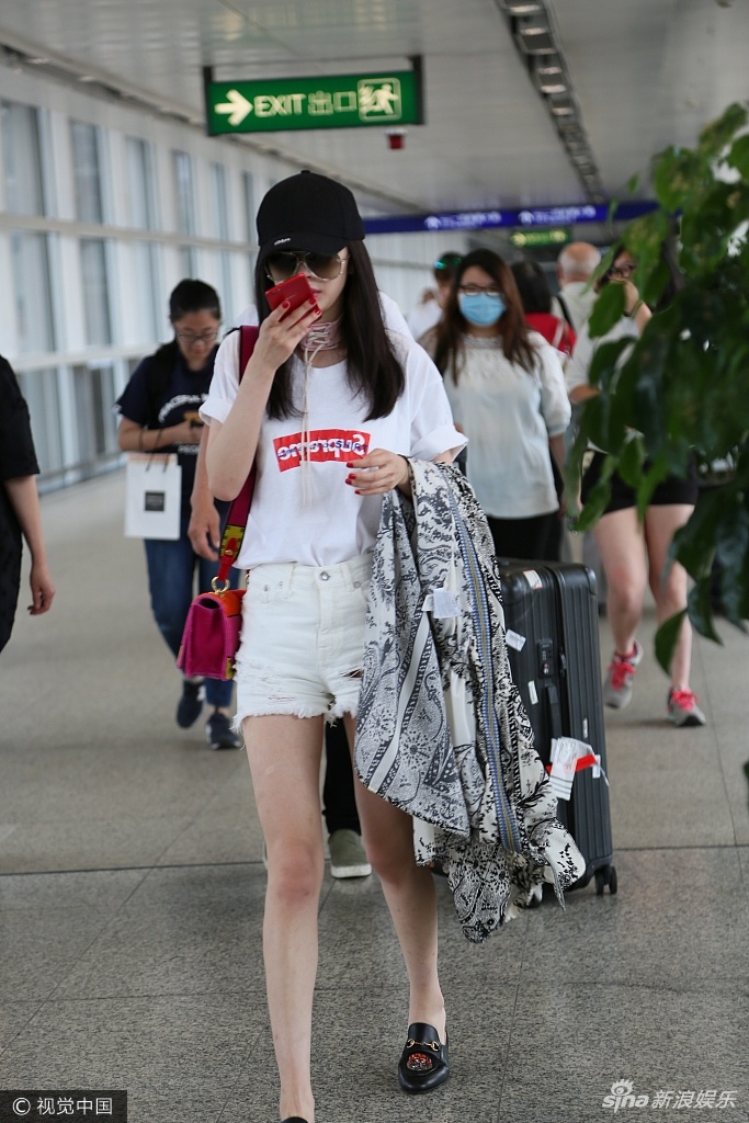 Duong Mich va Luu Khai Uy ly hon anh 1