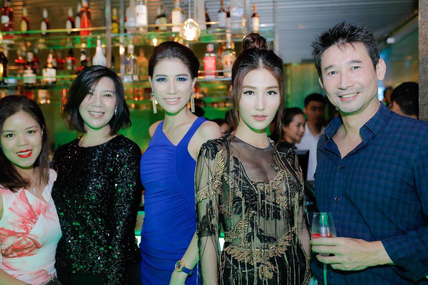 Xuân Hương kiện Trang Trần ảnh 1 Xuan Huong kien Trang Tran anh 1