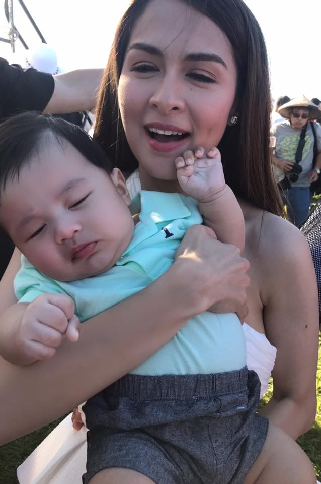 Con Dan Truong duoc Marian Rivera be bong anh 2