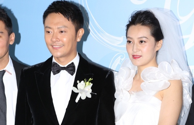 Tai tu 'Than dieu dai hiep' bi vo lua tinh va tien hinh anh