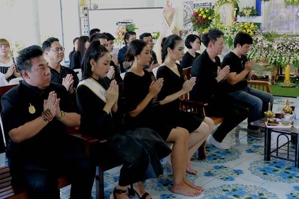 Le tang hoa hau Thai Lan anh 9