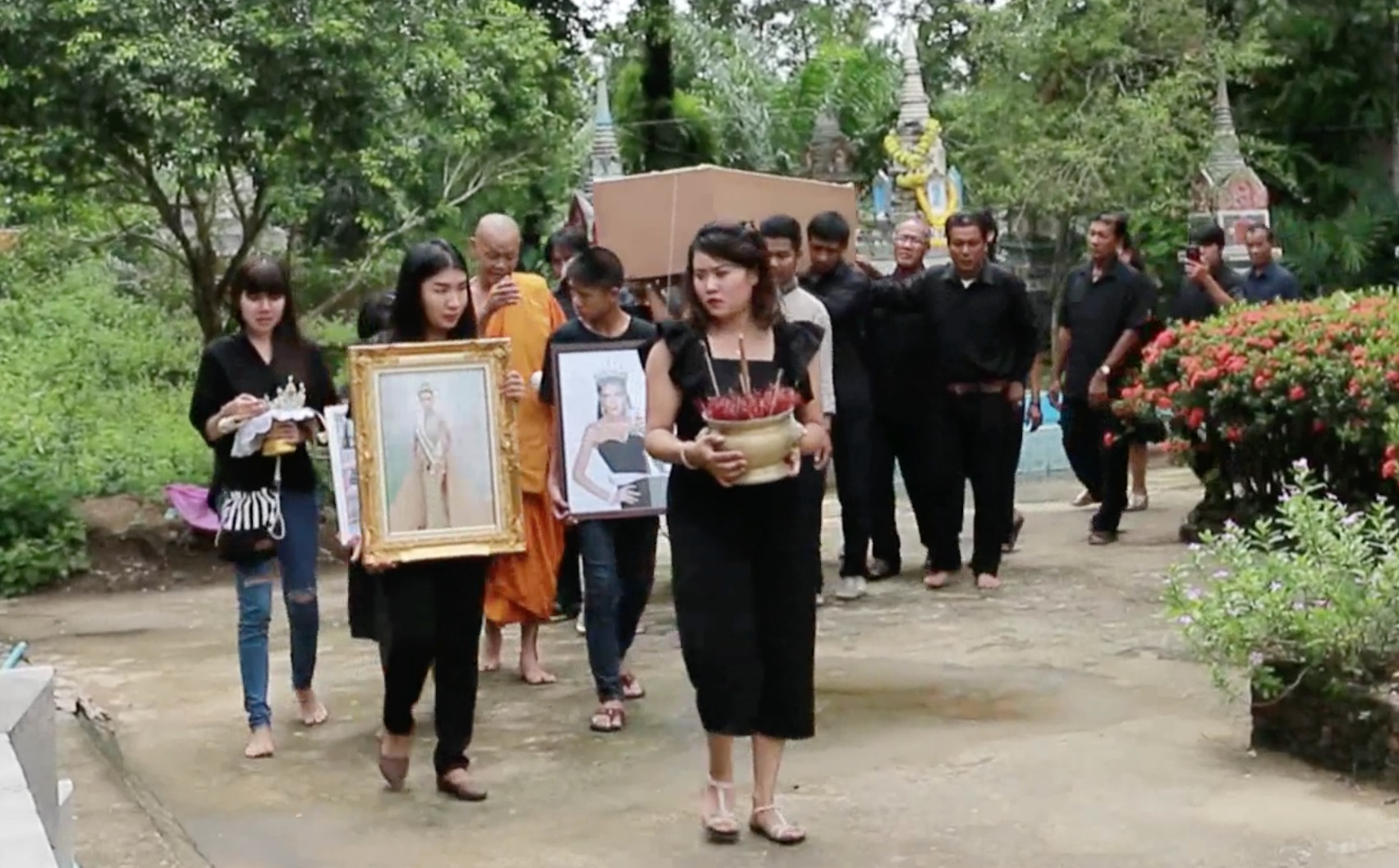 Tang le hoa hau Thai Lan anh 2