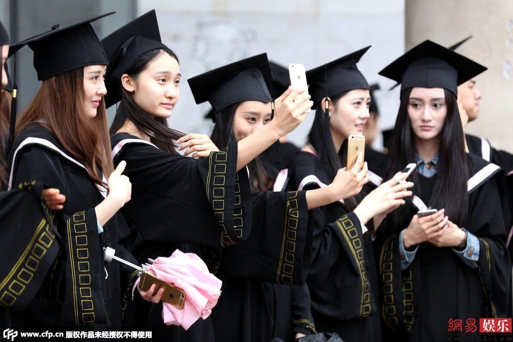 Bê bối nghệ sĩ nữ ép nam sinh quan hệ ảnh 3 Be boi nghe si nu ep nam sinh quan he anh 3