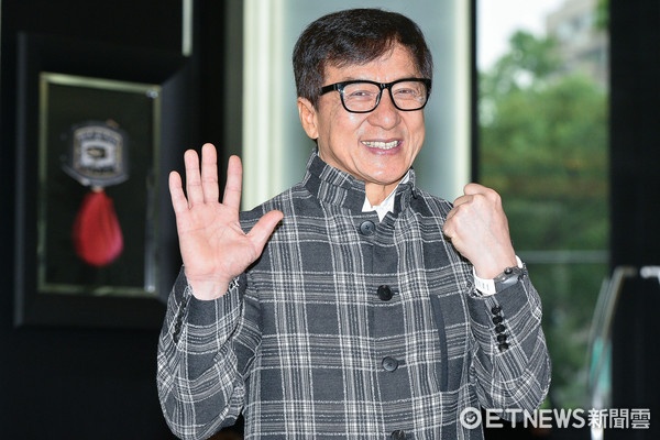 Thanh Long de cho con trai lam chu tich anh 1