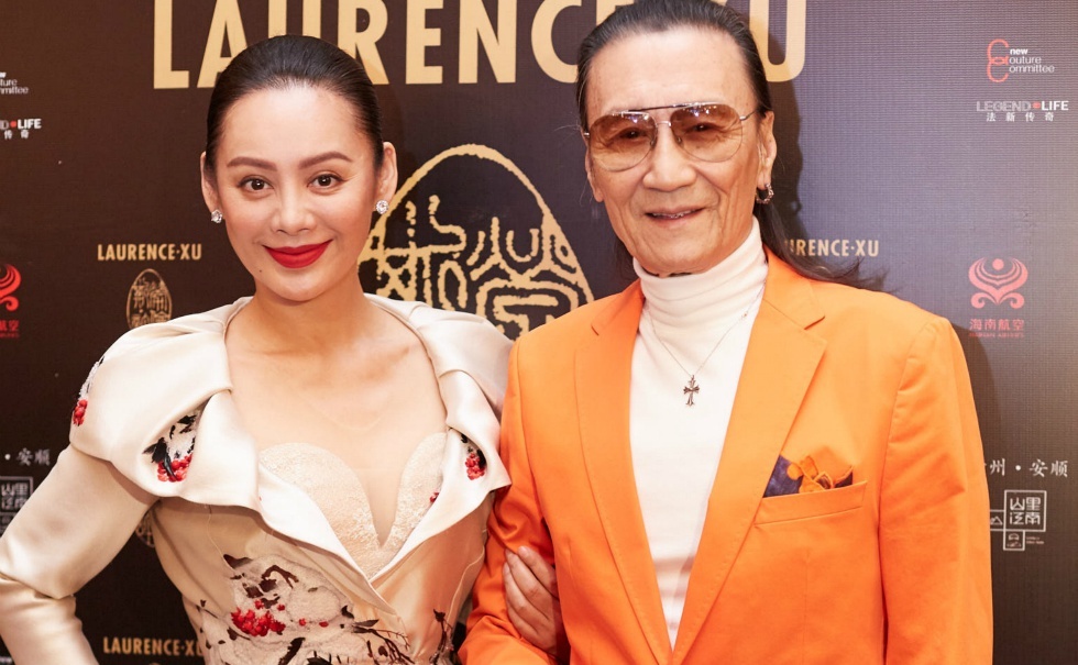 Cha Ta Dinh Phong kho chiu khi bi hoi don ve Vuong Phi hinh anh