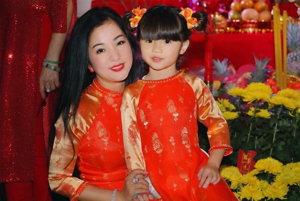 Thuy Nga ke chuyen nuoi con mot minh, chong cu khong ngo ngang hinh anh