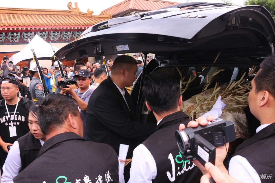 Le tang Tru Ca Luong anh 2