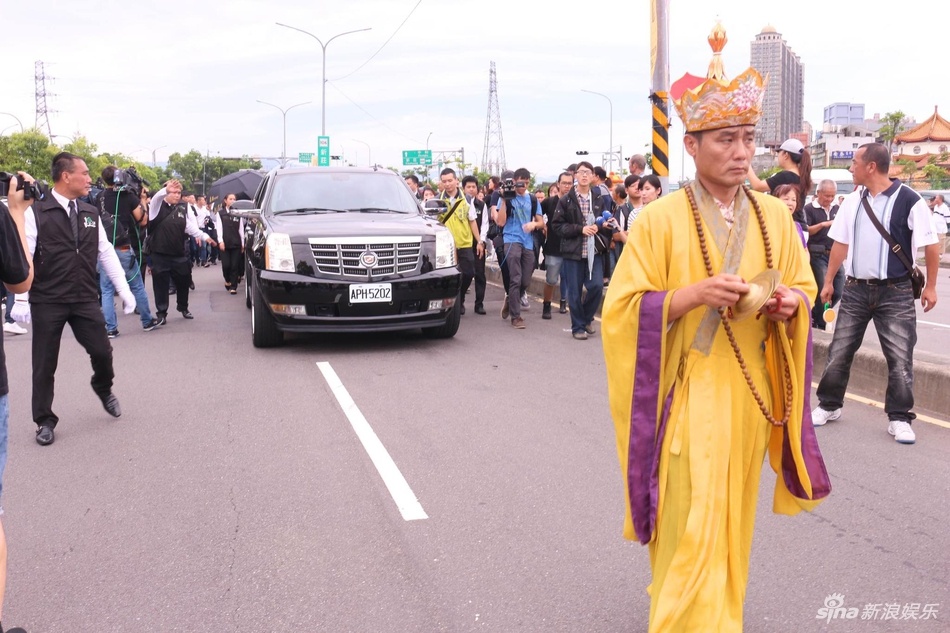 Le tang Tru Ca Luong anh 3