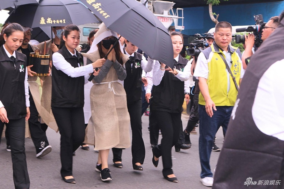 Le tang Tru Ca Luong anh 9