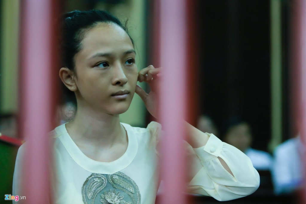 Truong Ho Phuong Nga bi kien anh 11