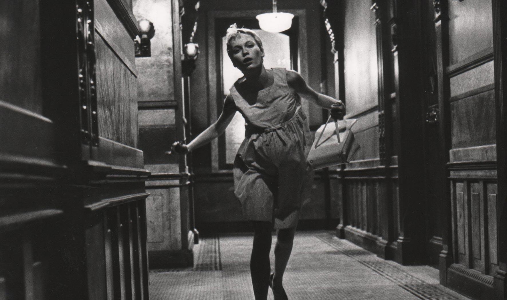 Dao dien phim kinh di Us anh 3