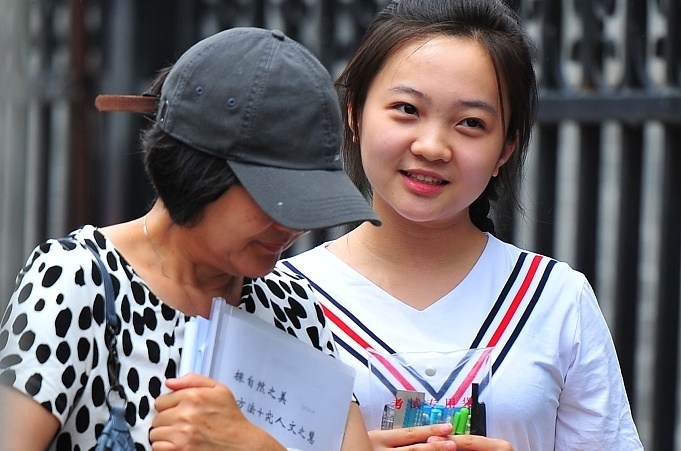 'Em gai Olympic' noi gian khi bi cong bo diem thi dai hoc qua thap hinh anh