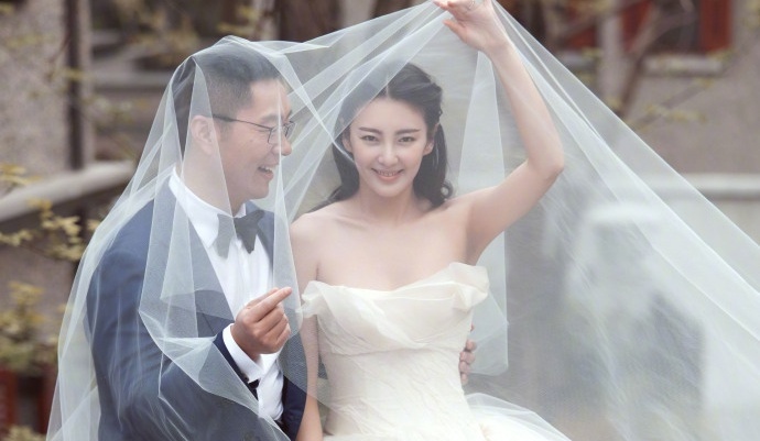 Sao nu 'My nhan ngu' cong bo anh cuoi, thua nhan sap sinh con hinh anh