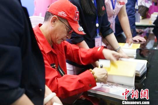 Lục Tiểu Linh Đồng bị dư luận chỉ trích ảnh 3 Luc Tieu Linh Dong bi du luan chi trich anh 3